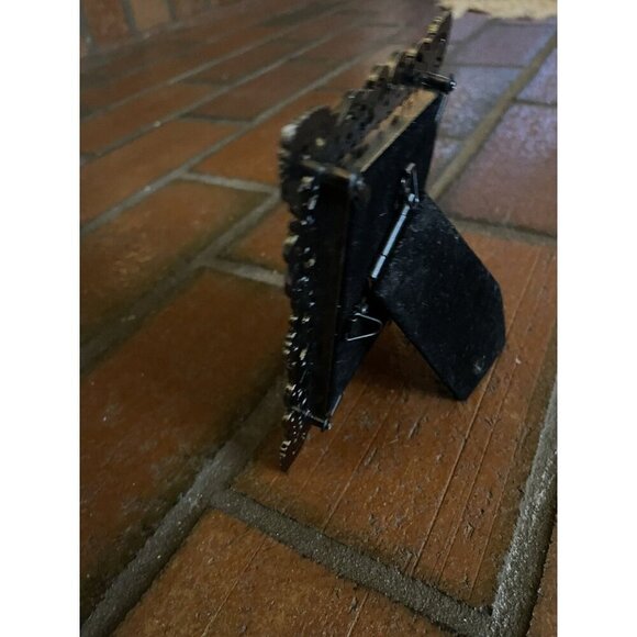 HEIRLOOM Gold-tone 4X5" Scroll Design with jewels - Holds 2x3" photo - Picture 3 of 4